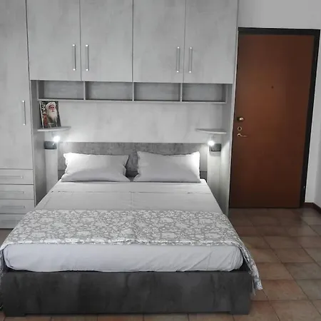 Gin E Gepa Monolocale 科莫