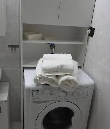 Gin E Gepa Monolocale 科莫