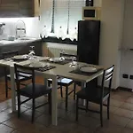 Gin E Gepa Monolocale Комо